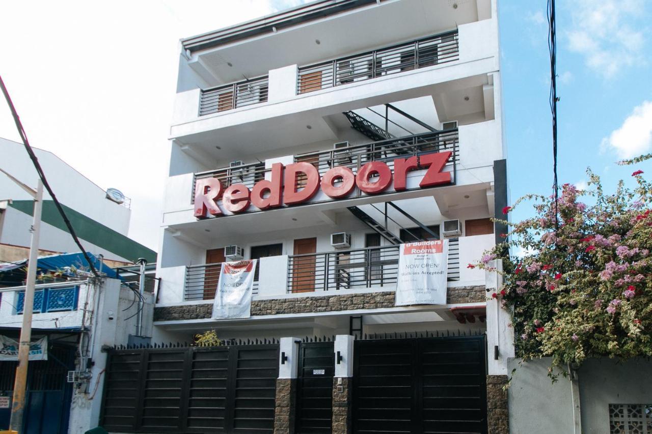 Отель Reddoorz @ Dbuilders Bangkal Makati Манила Экстерьер фото